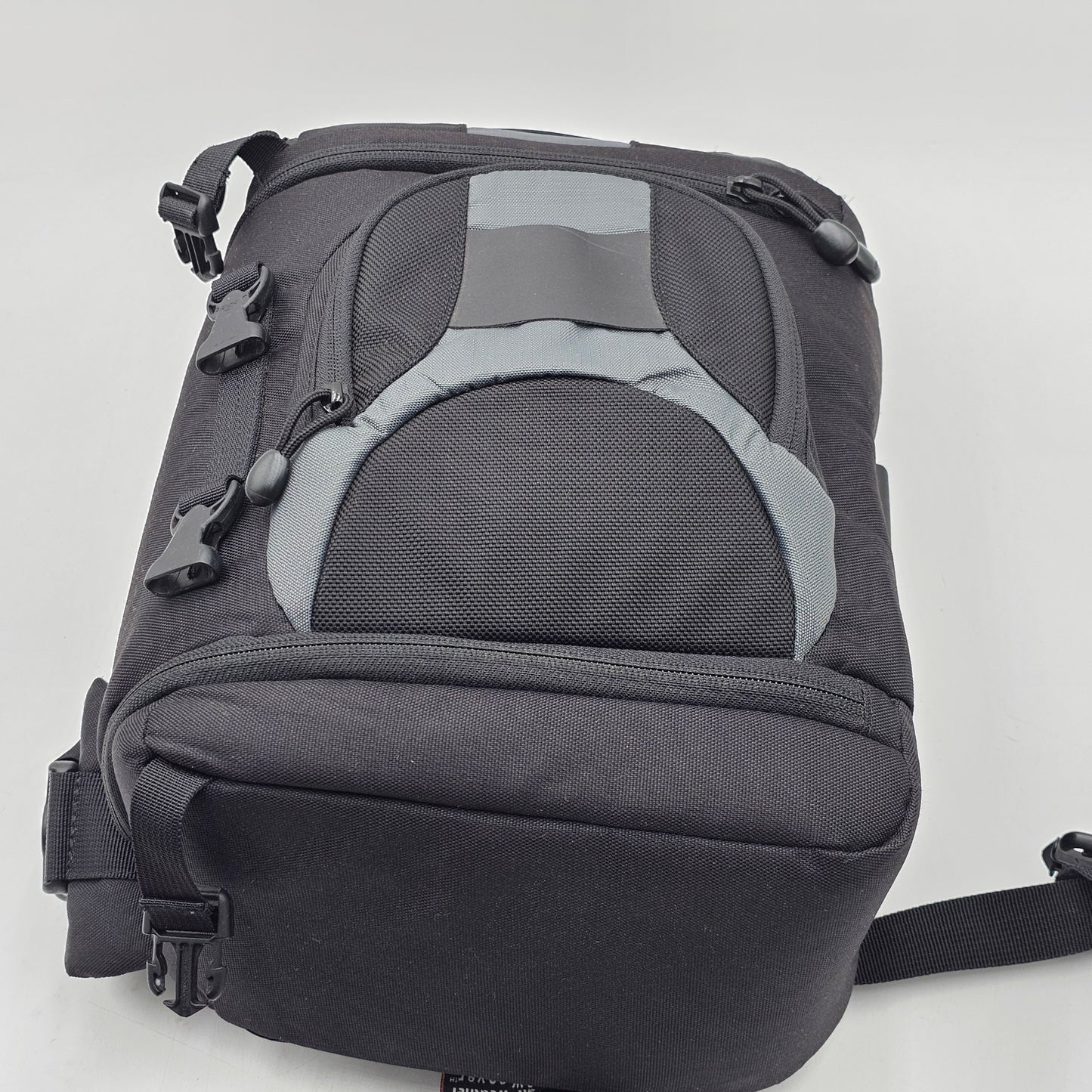 Nikon D90 12.3MP Digital Camera