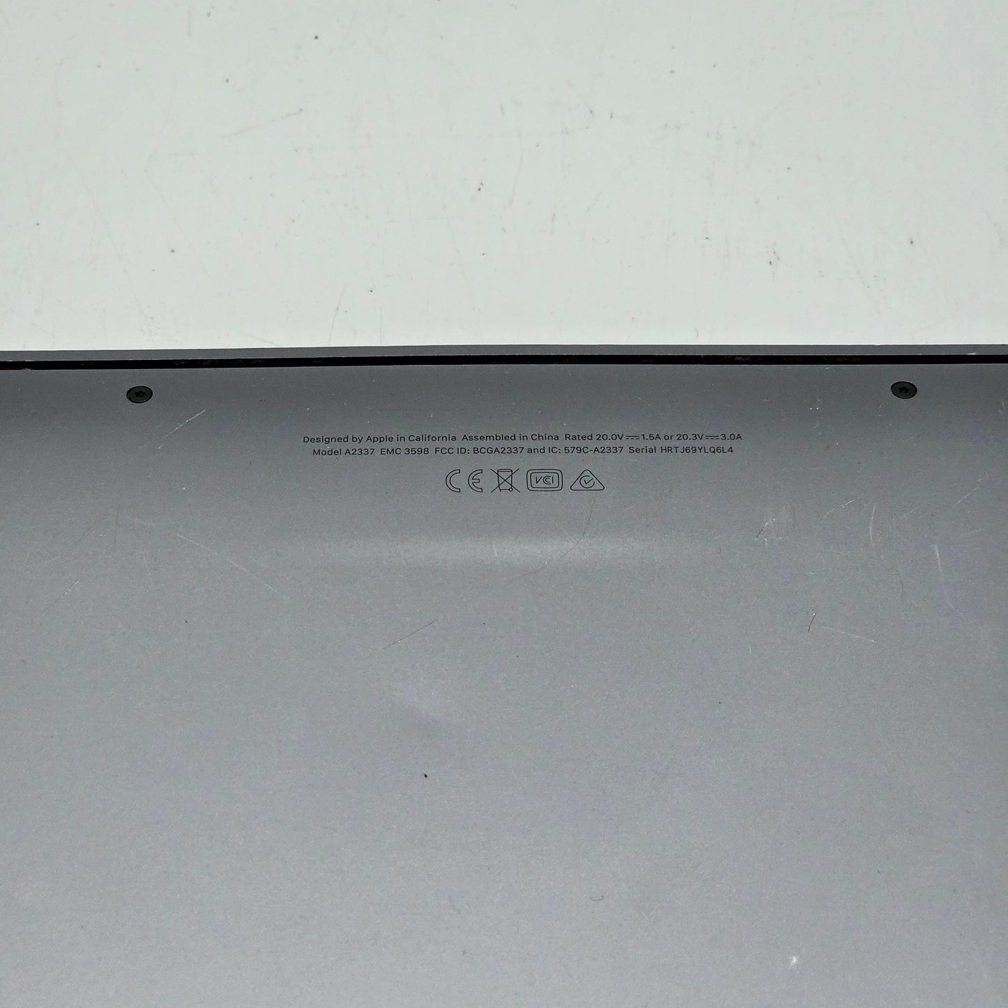 Broken 2020 Apple MacBook Air 13.3" M1 A2337 Cracked Screen