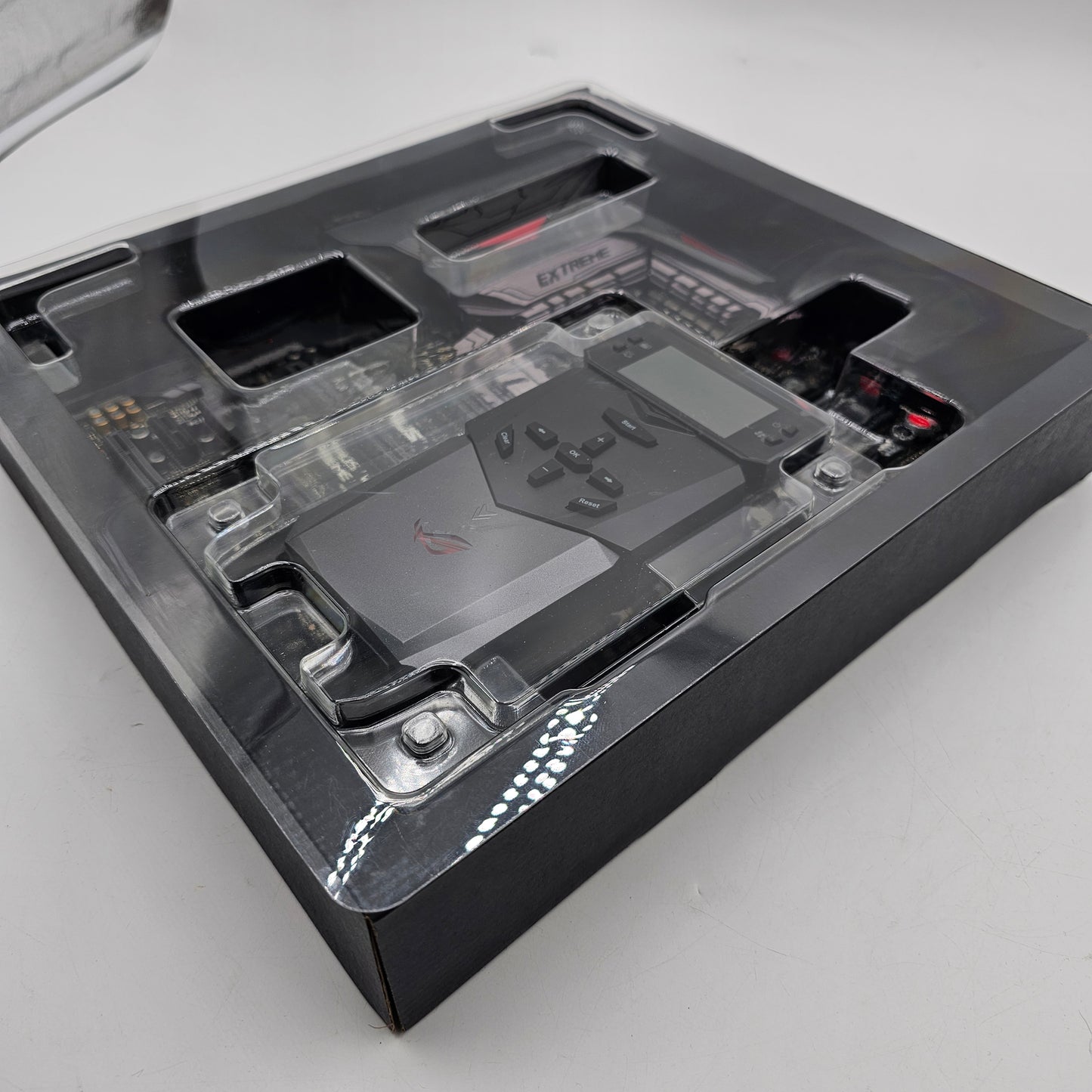 Broken ASUS MAXIMUS VIII Motherboard LGA 1151 Z170