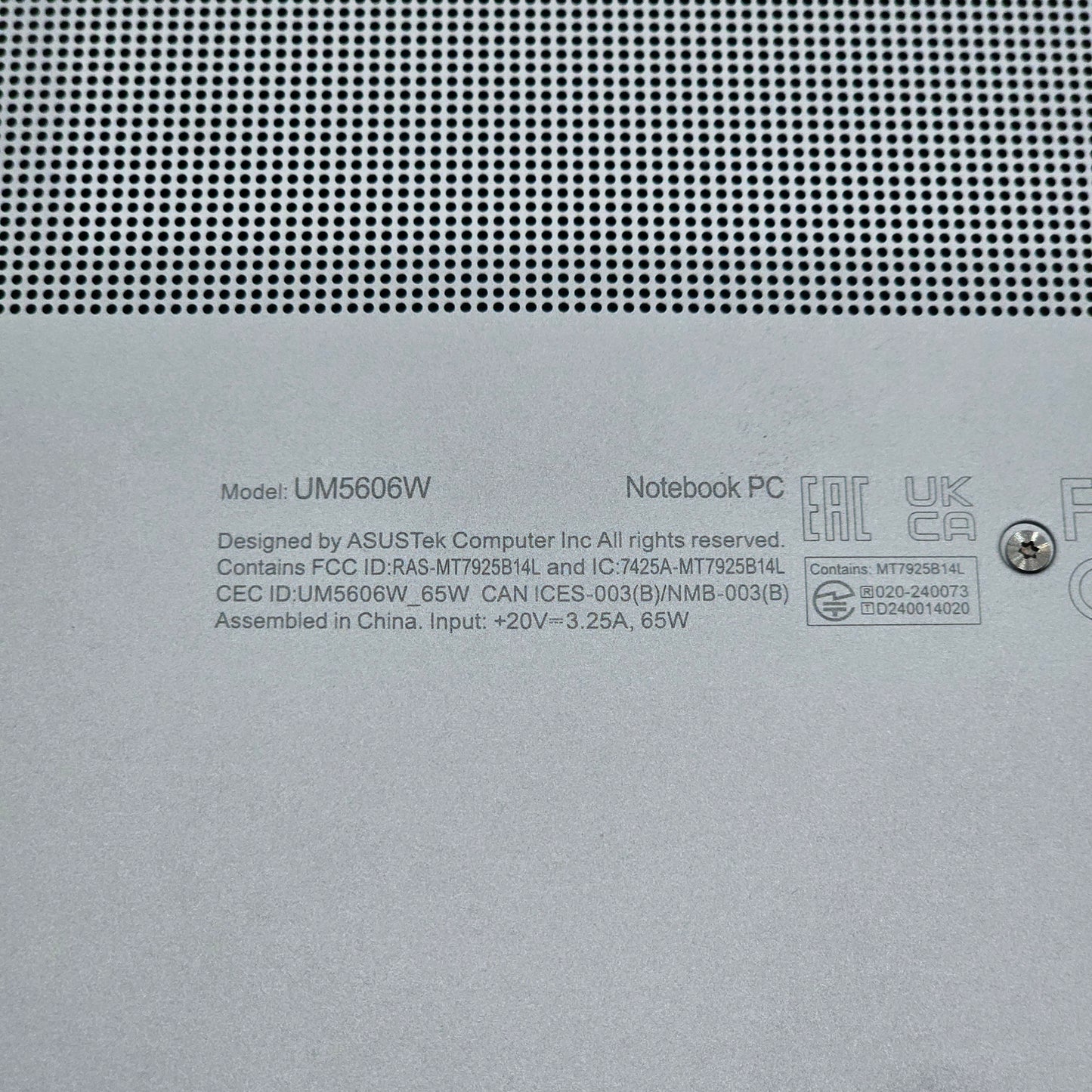 Asus Zenbook S 16 UM5606W 16" Ryzen AI 9 365 2.0GHz 24GB RAM 1TB SSD Radeon 880M