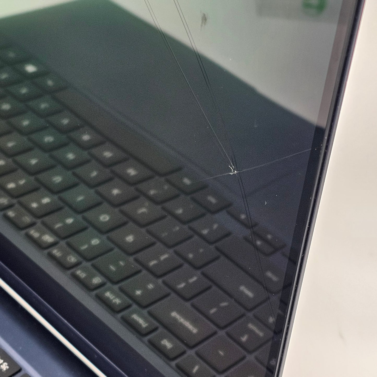 Broken Samsung Galaxy Book Pro 360 15.6" i7 1TB SSD 16GB Mystic Navy