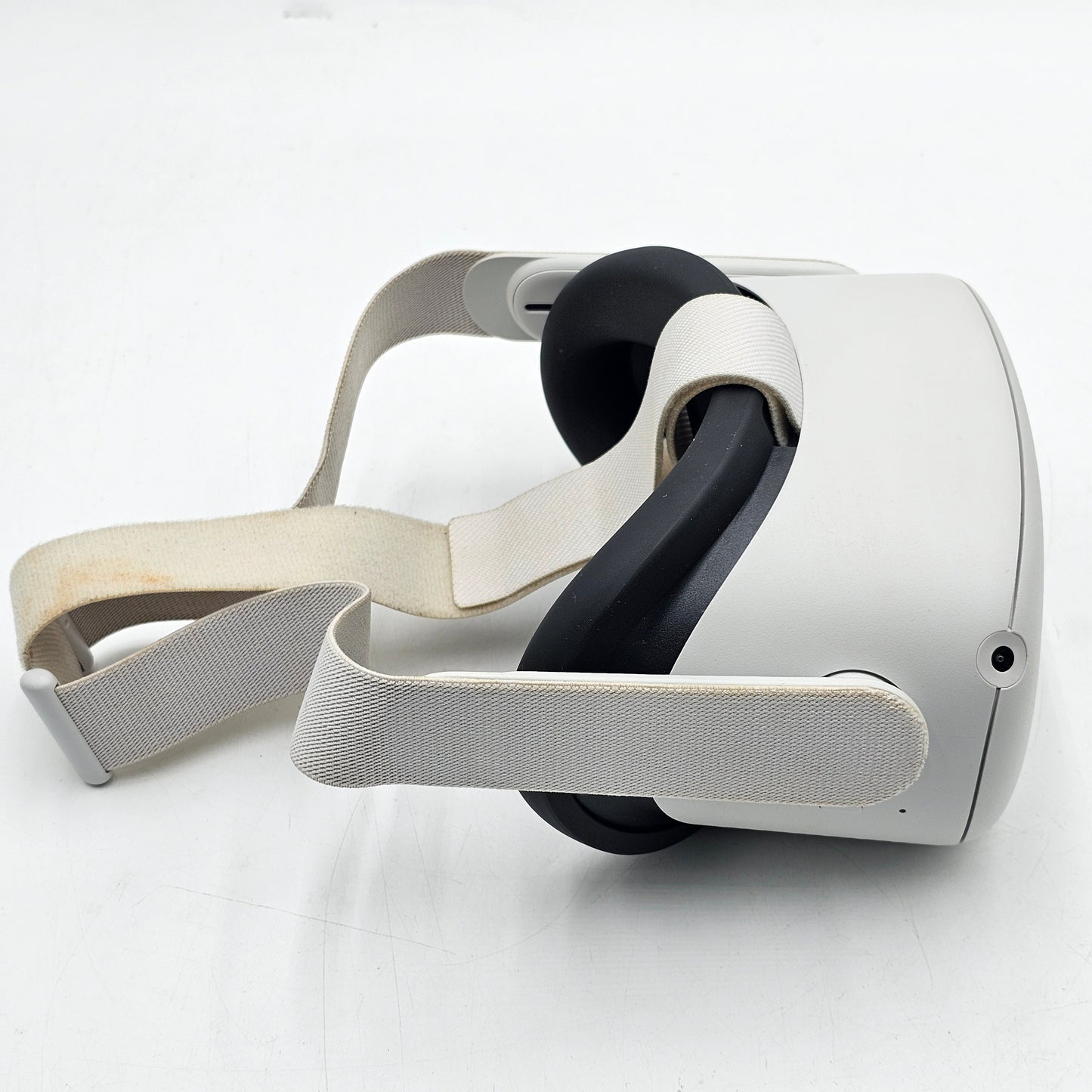 Meta Quest 2 128GB Standalone All-in-One VR Headset KW49CM