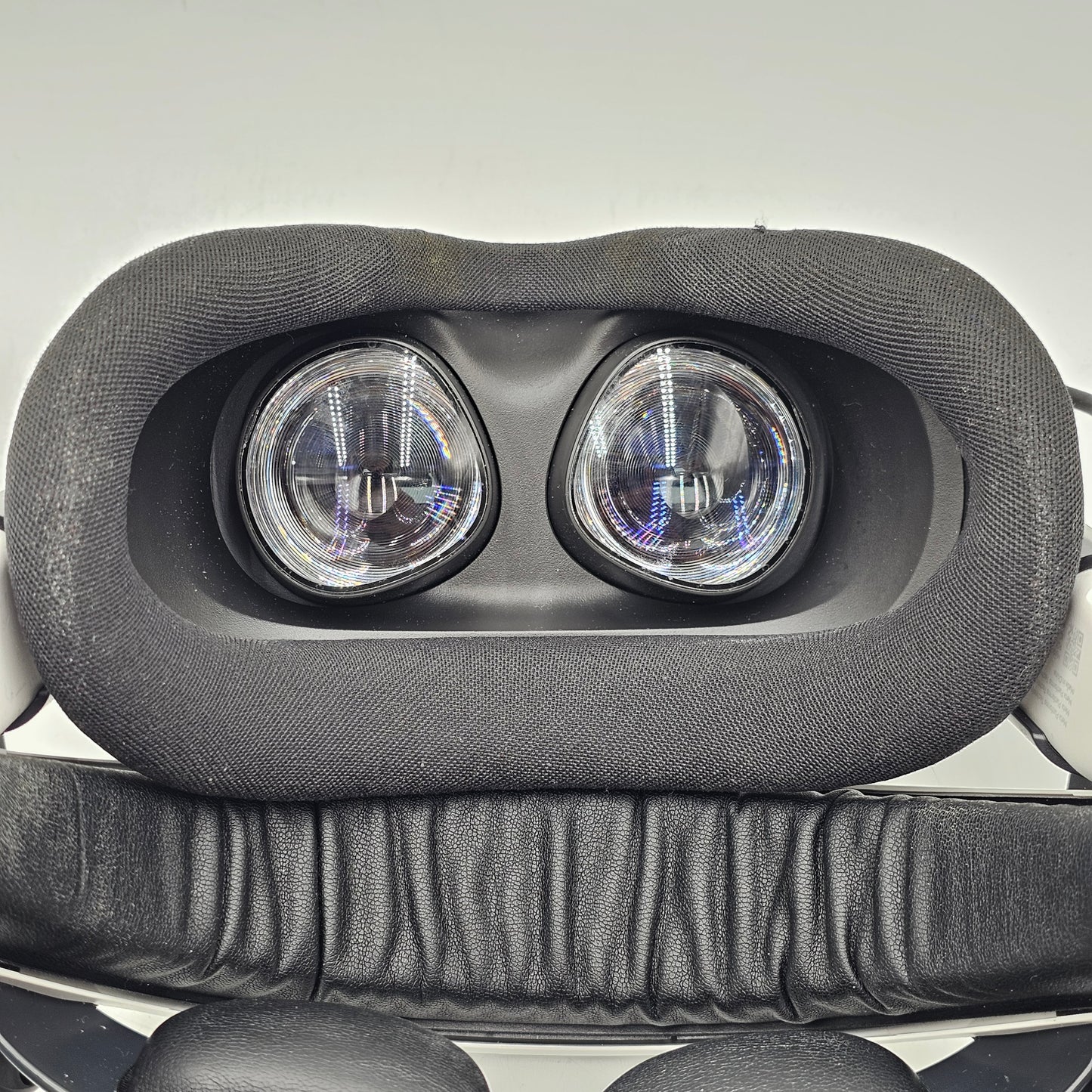 Meta Quest 3S 128GB Standalone All-in-One VR Headset P97