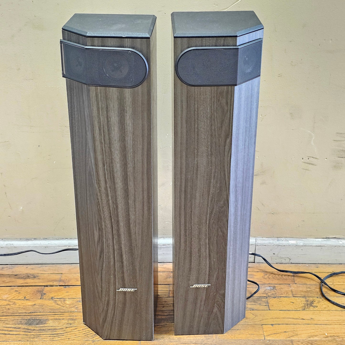 Bose 501 Series V Direct Reflecting Speakers