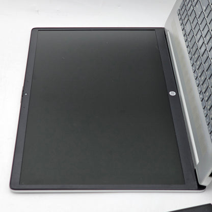 HP Laptop 17-CP2033DX 17.3" Ryzen 3 7320U 2.4GHz 8GB RAM 250GB SSD