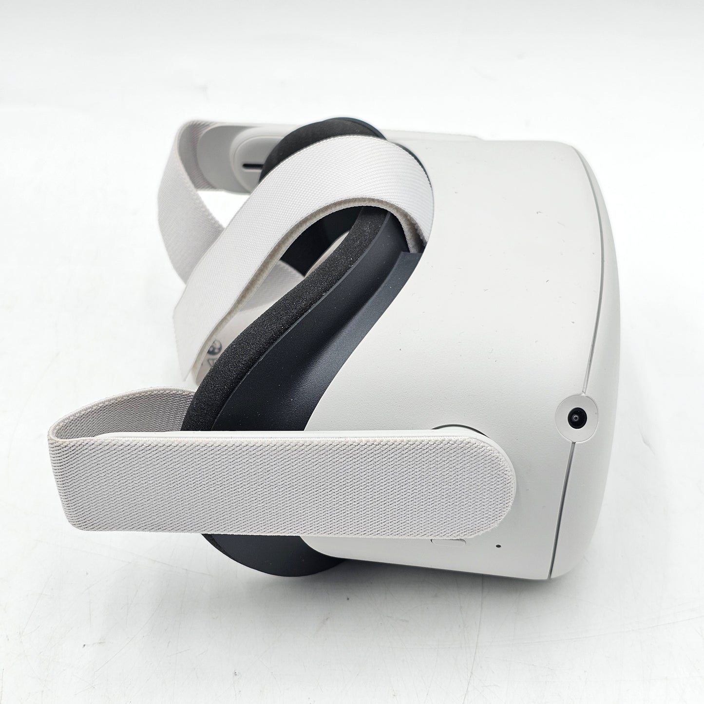 Meta Quest 2 64GB Standalone All-in-One VR Headset KW49CM