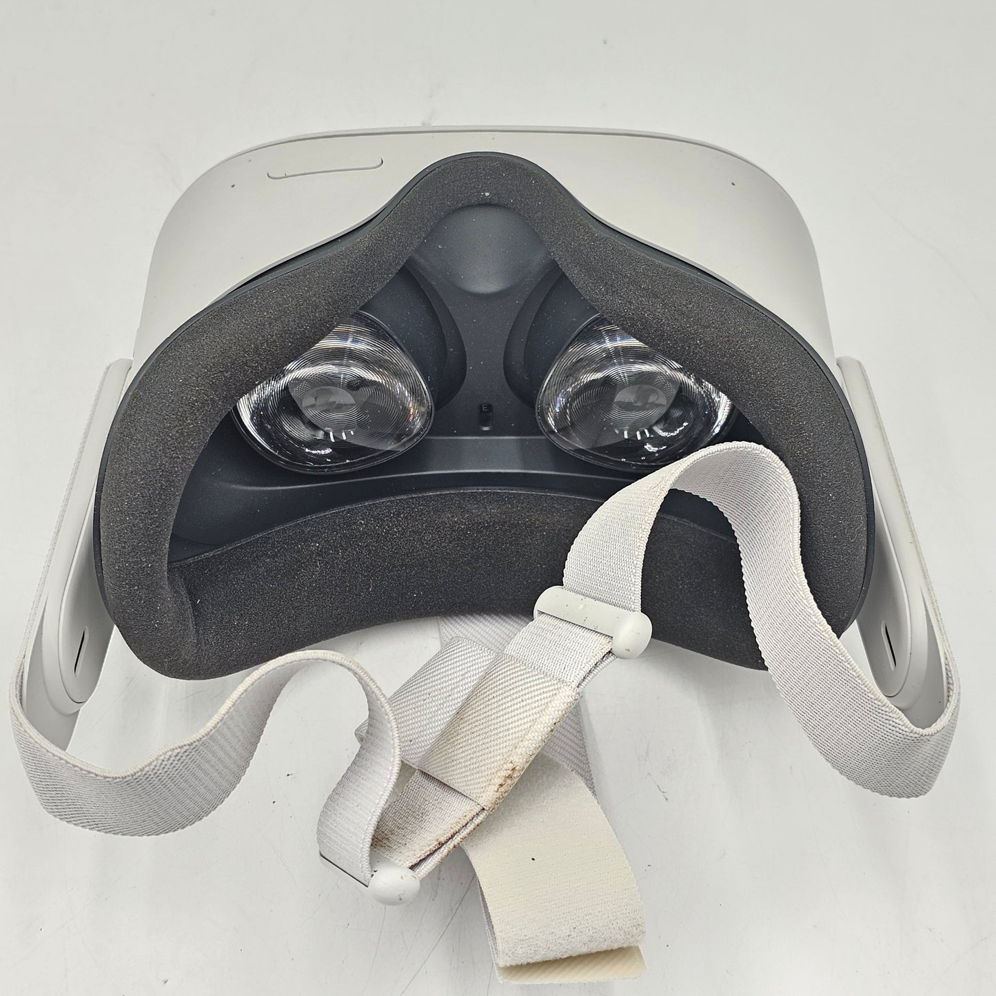 Meta Quest 2 64GB Standalone All-in-One VR Headset KW49CM