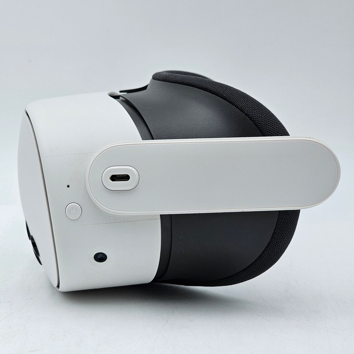 Meta Quest 3S 128GB Standalone All-in-One VR Headset Only P97
