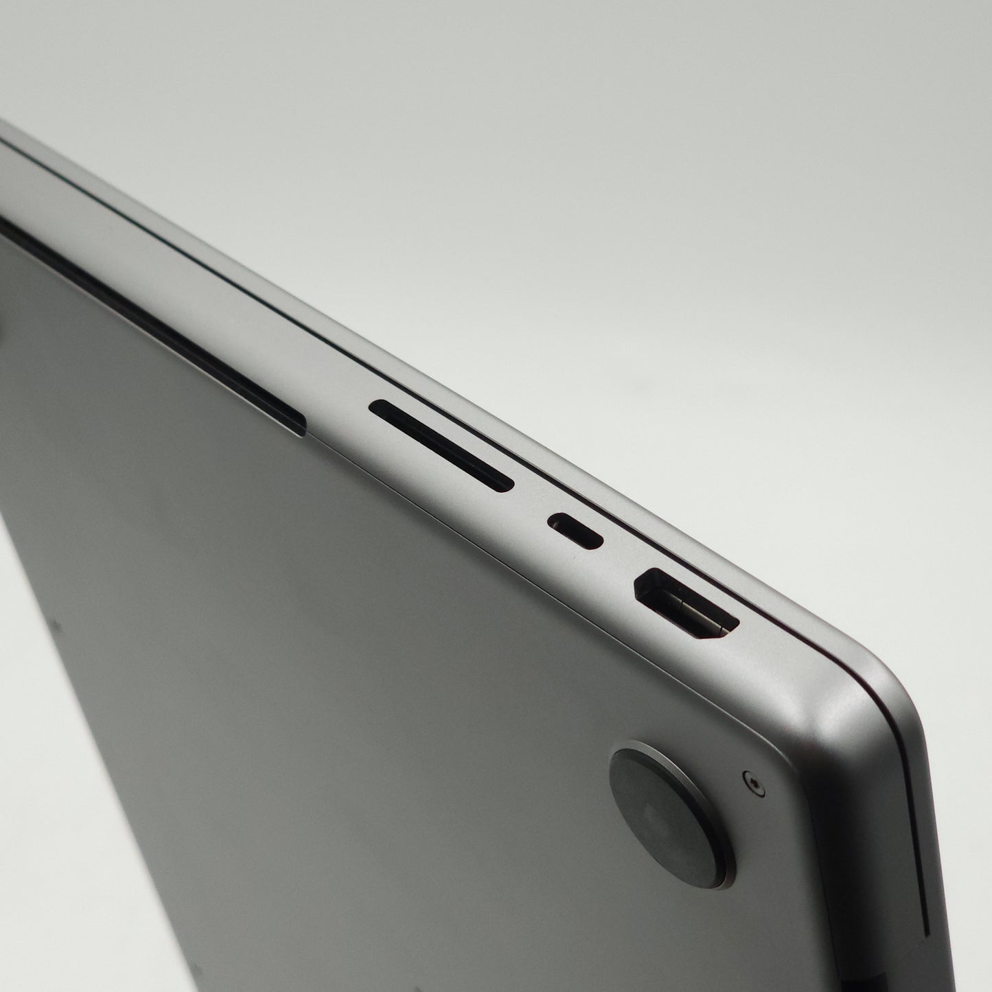 2021 Apple MacBook Pro 13.3" M1 Pro 8 Core 3.2GHz 16GB RAM 512GB SSD A2442