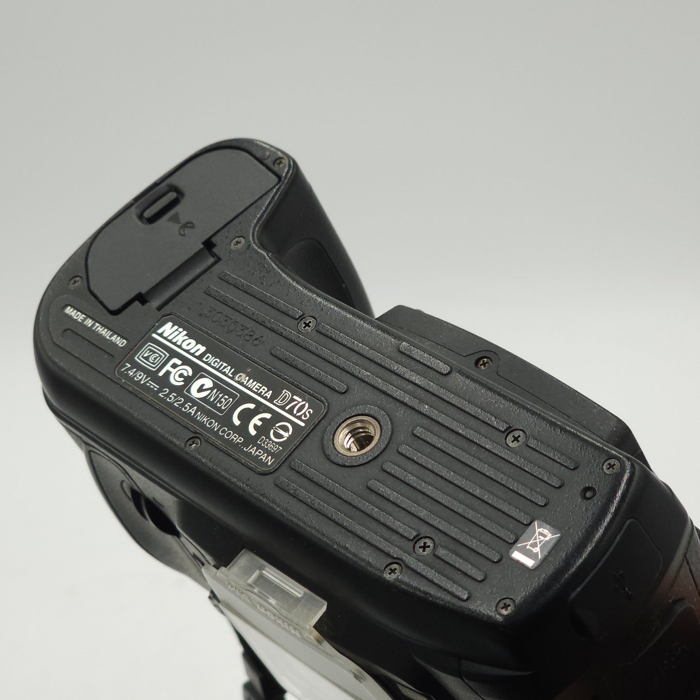 Nikon D70s 6.1MP Digital SLR Camera Body Only