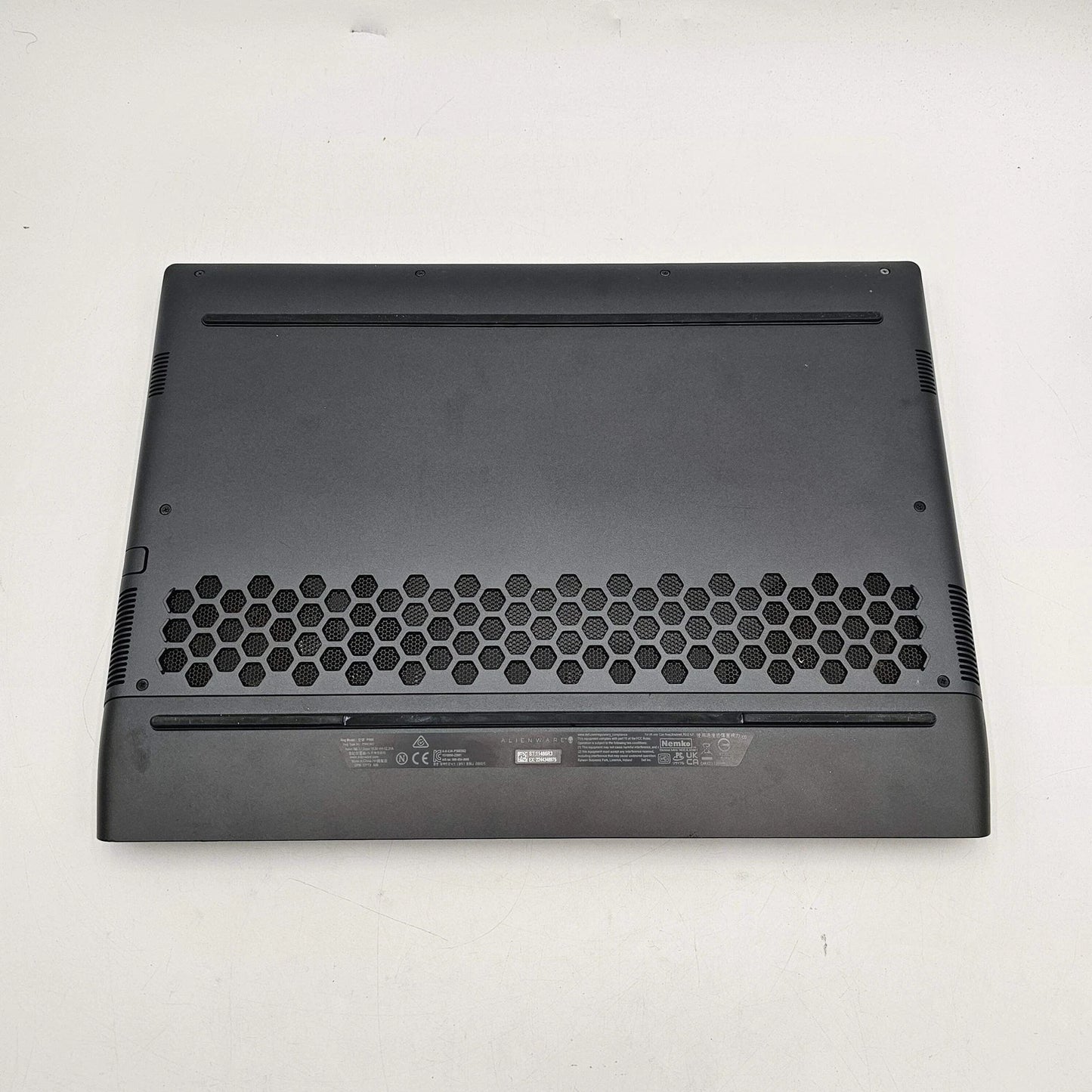 Alienware M17 17.3" Ryzen 9 6900HX 3.3GHz 16GB 1TB SSD NVIDIA GeForce RTX 3070 Ti